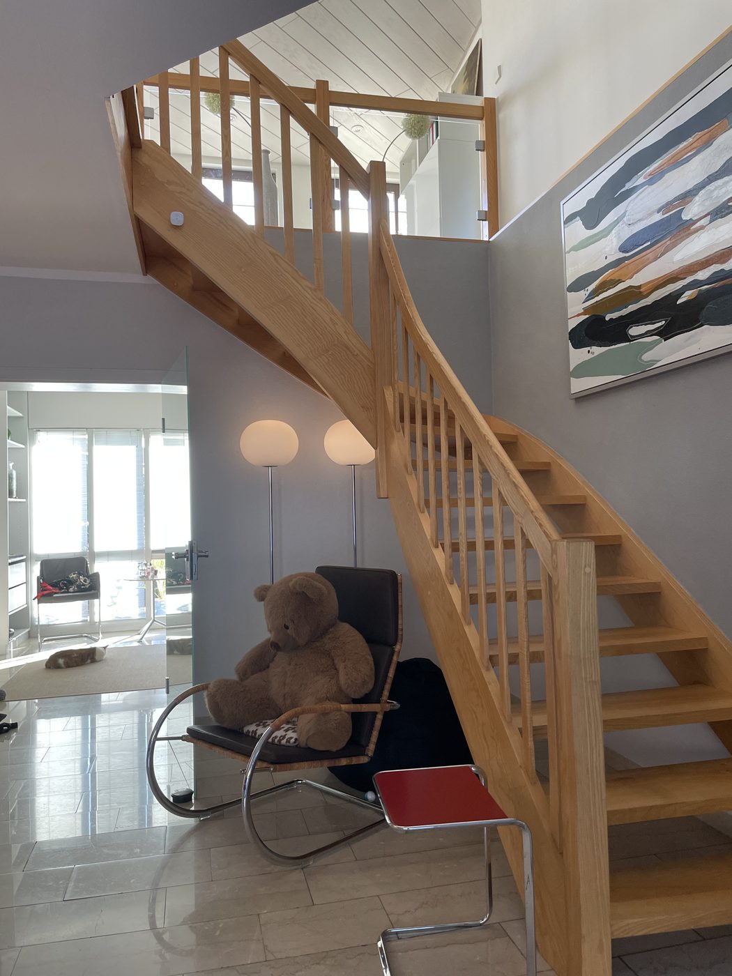 Holztreppe ins Dachgeschoss